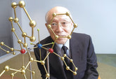 Ryoji Noyori: Research Should Be Fresh, Simple, and Clear