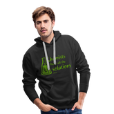 „Chemists have all the solutions“ Men’s Premium Hoodie - Schwarz